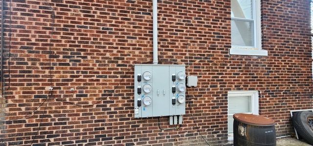 2174 W 103, Cleveland, OH 44102