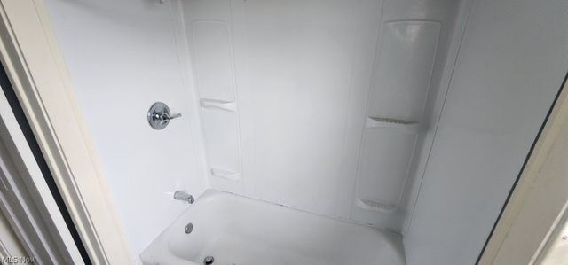 2174 W 103, Cleveland, OH 44102