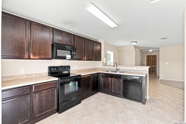 25002 Remington Oaks, San Antonio, TX 78261