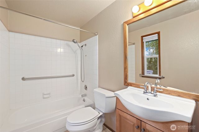 33524 33rd Place SW, Federal Way, WA 98023