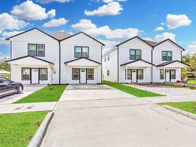 5426 E Houston Road A, Houston, TX 77028