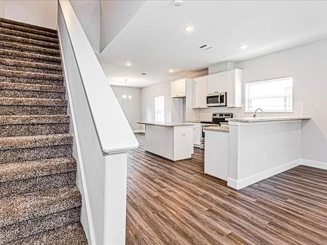 5426 E Houston Road A, Houston, TX 77028