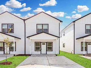 5426 E Houston Road A, Houston, TX 77028