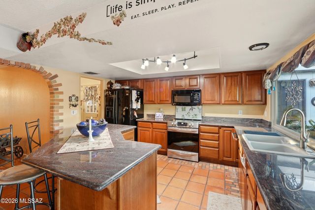 3770 N Gunnison Drive, Tucson, AZ 85749