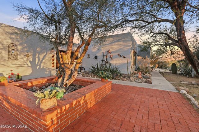 3770 N Gunnison Drive, Tucson, AZ 85749