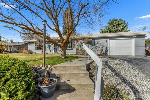 2908 Alvista Place, Wenatchee, WA 98801
