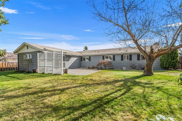 2908 Alvista Place, Wenatchee, WA 98801