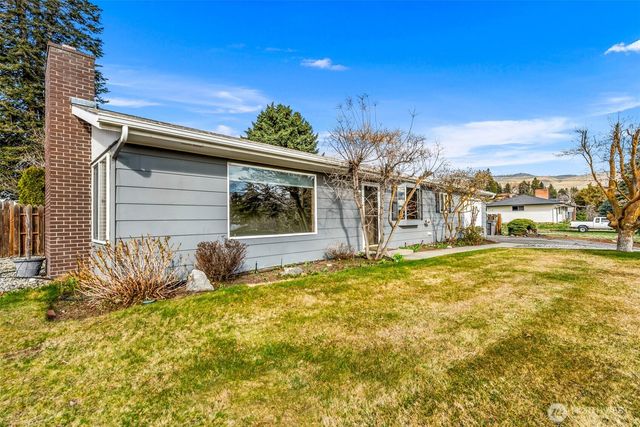 2908 Alvista Place, Wenatchee, WA 98801