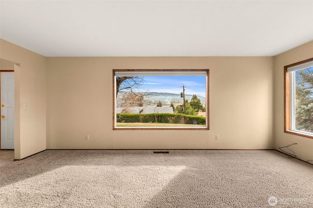 2908 Alvista Place, Wenatchee, WA 98801