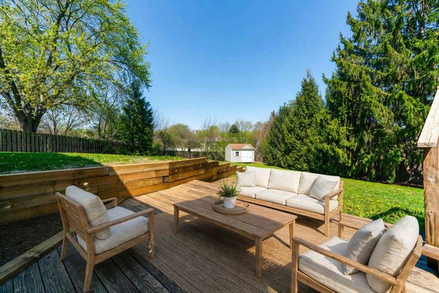 425 Somerset Court, Algonquin, IL 60102