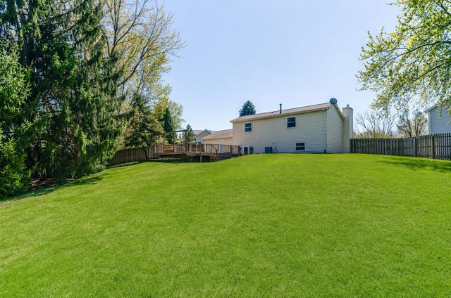 425 Somerset Court, Algonquin, IL 60102