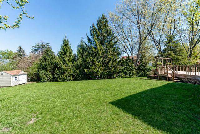 425 Somerset Court, Algonquin, IL 60102