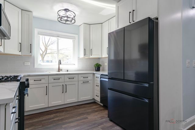 425 Somerset Court, Algonquin, IL 60102