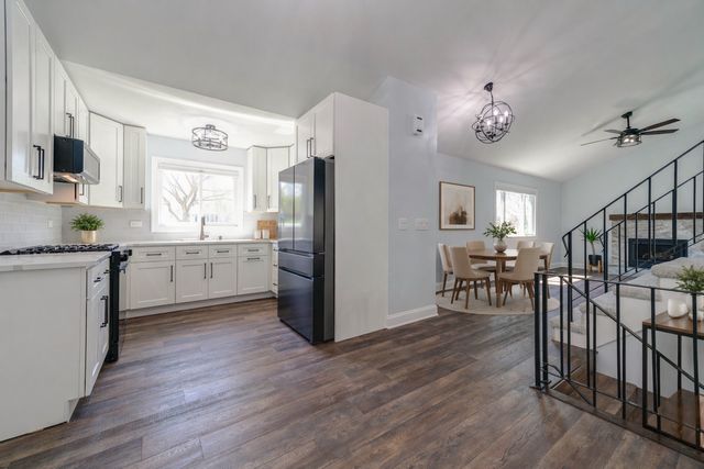 425 Somerset Court, Algonquin, IL 60102