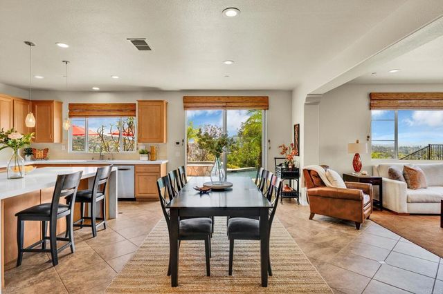 2855 Windstone Glen, Escondido, CA 92027