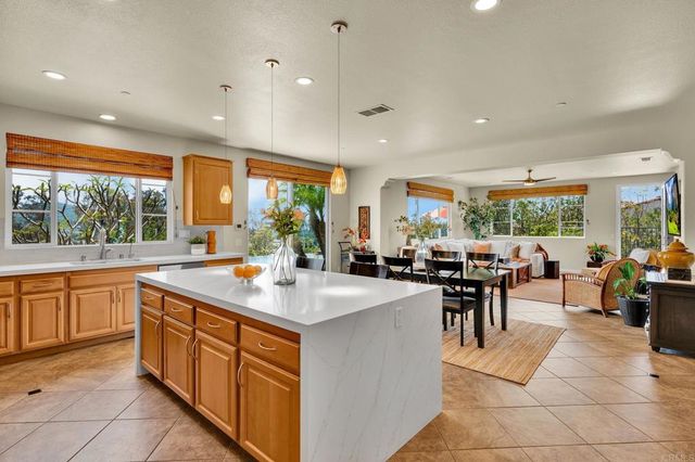 2855 Windstone Glen, Escondido, CA 92027