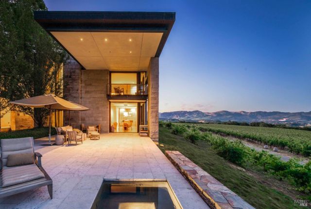 7596 Sonoma Mountain Rd, Glen Ellen, CA 95442