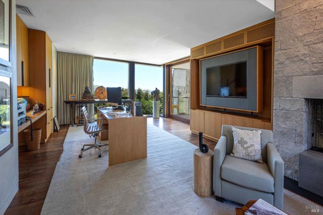 7596 Sonoma Mountain Rd, Glen Ellen, CA 95442