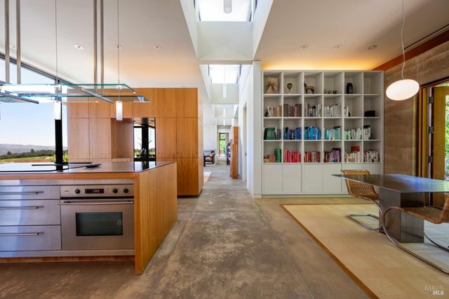 7596 Sonoma Mountain Rd, Glen Ellen, CA 95442