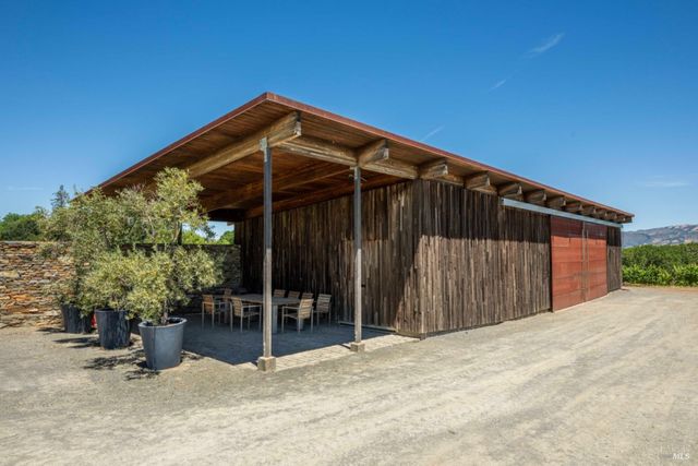 7596 Sonoma Mountain Rd, Glen Ellen, CA 95442