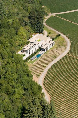 7596 Sonoma Mountain Rd, Glen Ellen, CA 95442