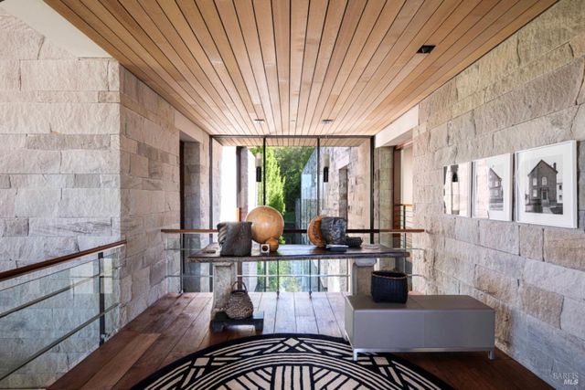 7596 Sonoma Mountain Rd, Glen Ellen, CA 95442