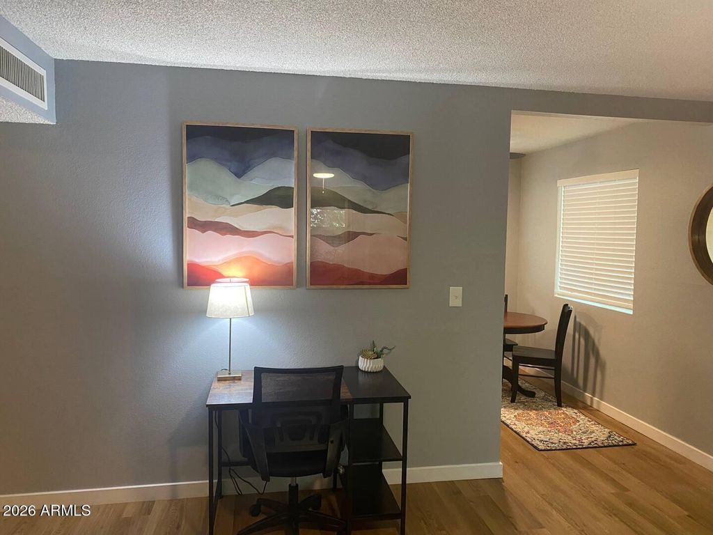 Image 11 of property listing at 4514 N 14TH Place, Phoenix, AZ 85014