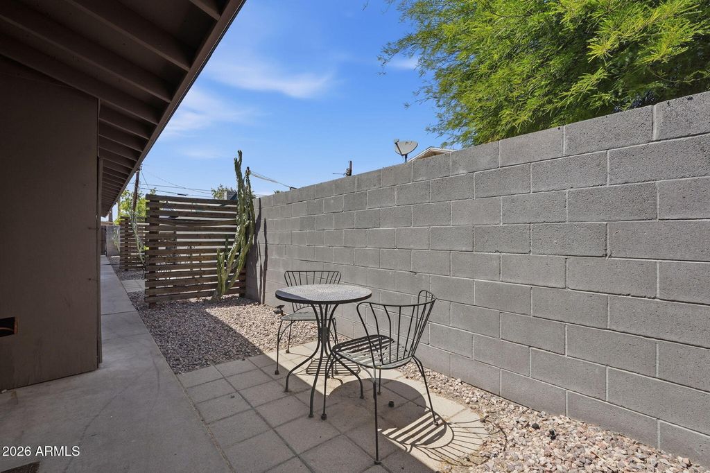 Image 7 of property listing at 4514 N 14TH Place, Phoenix, AZ 85014