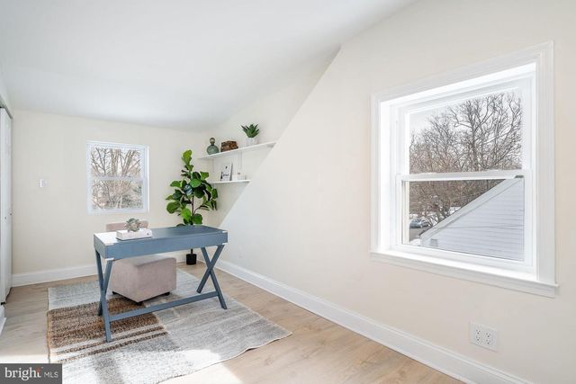 1404 N POWHATAN ST, Arlington, VA 22205