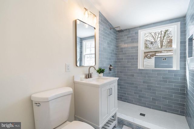 1404 N POWHATAN ST, Arlington, VA 22205