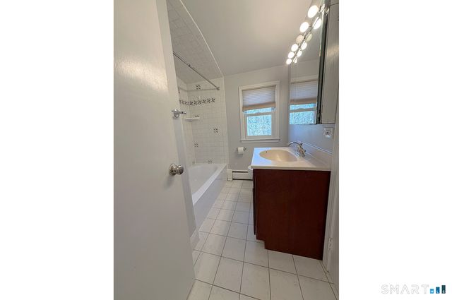 658 Winnepoge Drive, Fairfield, CT 06825