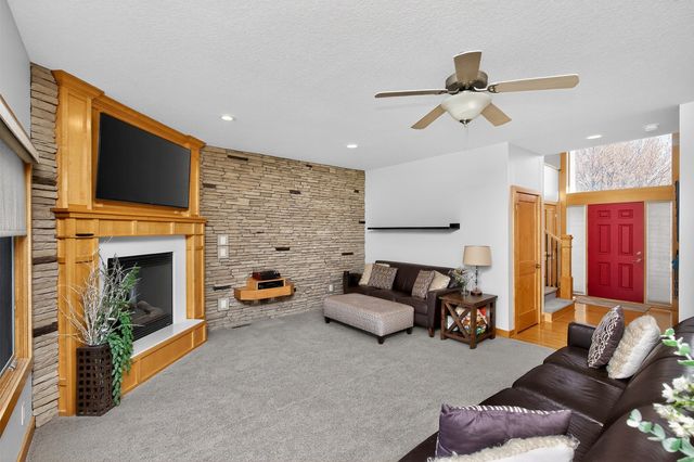 904 NW Boulder Point Place, Ankeny, IA 50023
