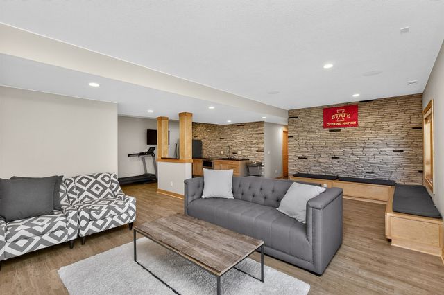 904 NW Boulder Point Place, Ankeny, IA 50023