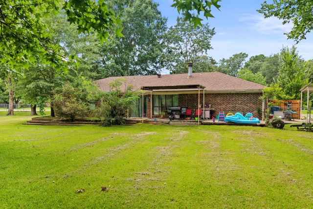 206 Carr Drive, Mt Pleasant, TX 75455