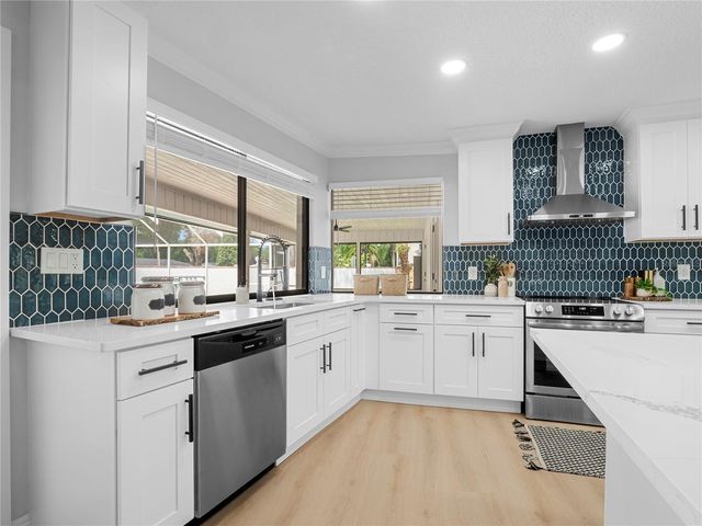 15901 DOVER CLIFFE DRIVE, Lutz, FL 33548
