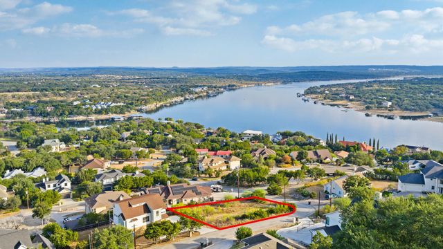 408 Rogart DR, Spicewood, TX 78669