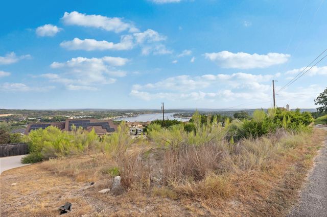 408 Rogart DR, Spicewood, TX 78669