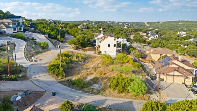 408 Rogart DR, Spicewood, TX 78669