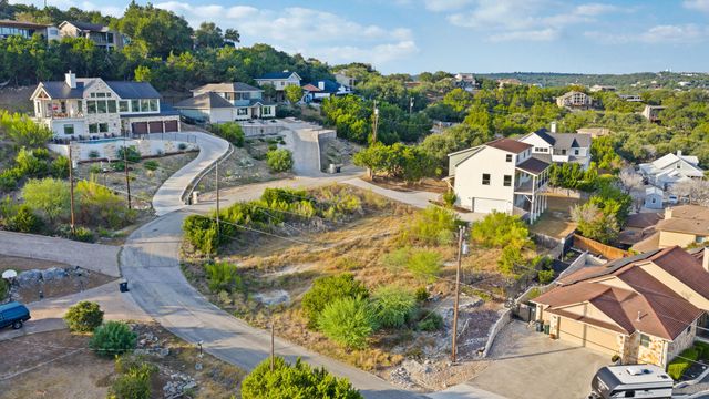 408 Rogart DR, Spicewood, TX 78669