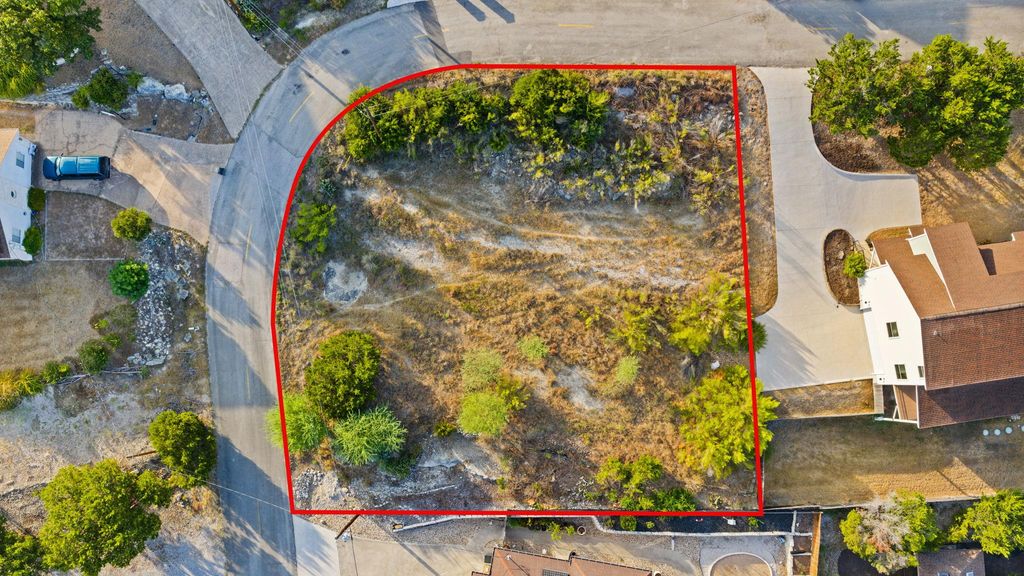 408 Rogart DR, Spicewood, TX 78669
