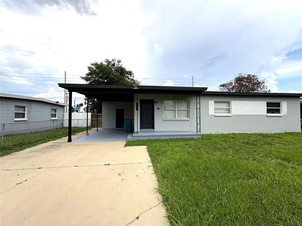 821 S SOLANDRA DRIVE, Orlando, FL 32807