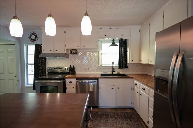 516 Renfro Street, Burleson, TX 76028