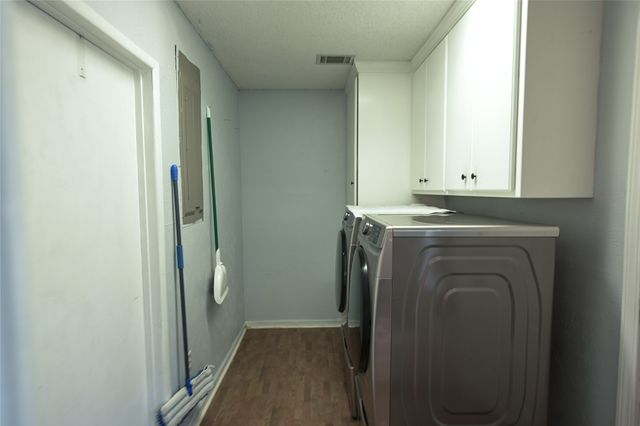 516 Renfro Street, Burleson, TX 76028