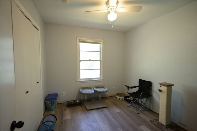 516 Renfro Street, Burleson, TX 76028