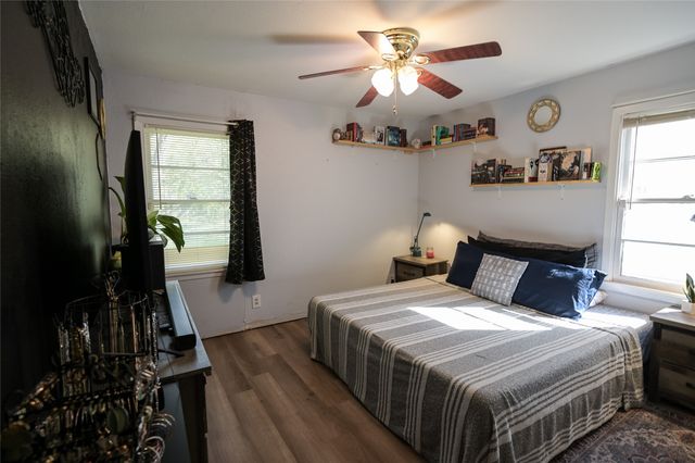 516 Renfro Street, Burleson, TX 76028