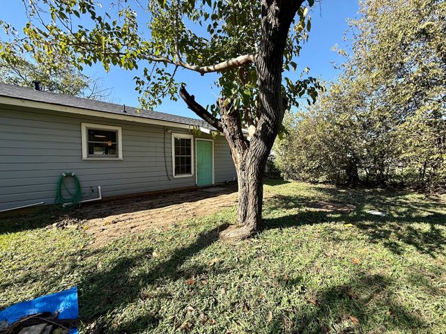 516 Renfro Street, Burleson, TX 76028