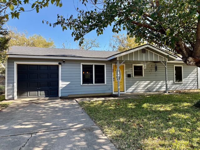 516 Renfro Street, Burleson, TX 76028