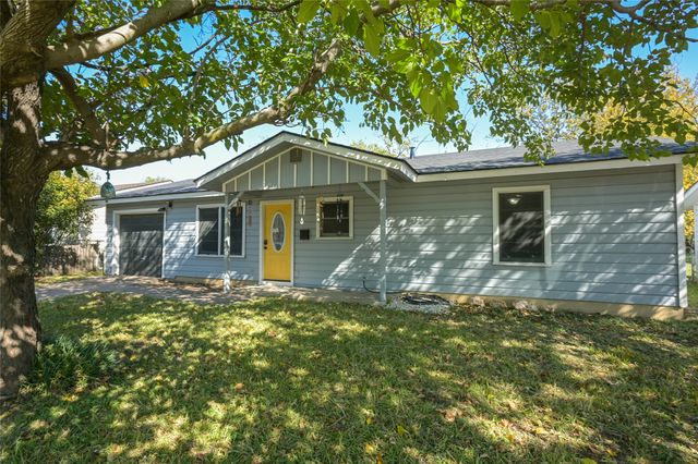 516 Renfro Street, Burleson, TX 76028