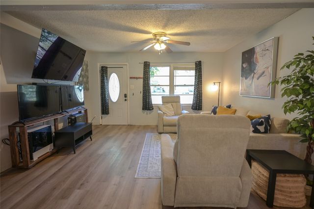 516 Renfro Street, Burleson, TX 76028