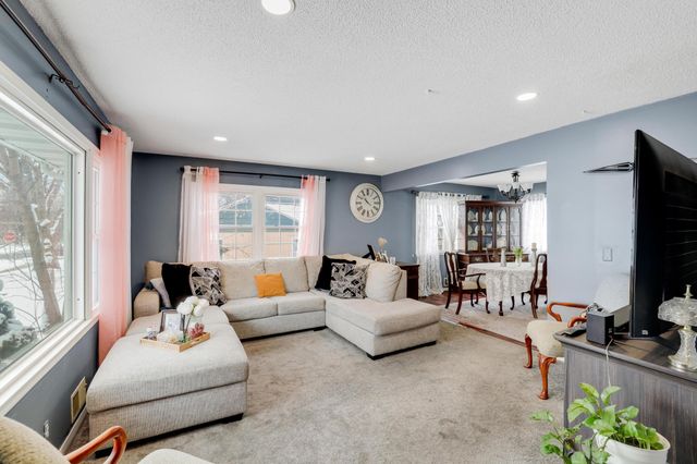 4721 W 124th Street, Savage, MN 55378